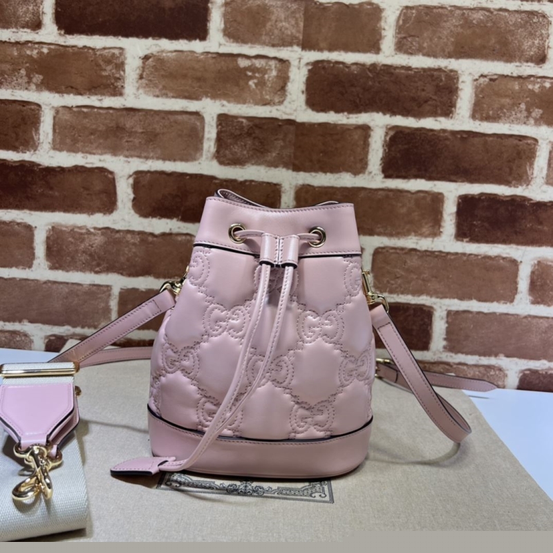 G*u*i bucket bags